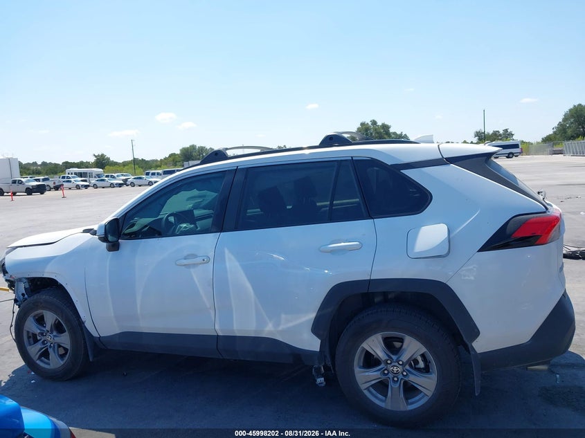 TOYOTA RAV4 - zdjęcie 15