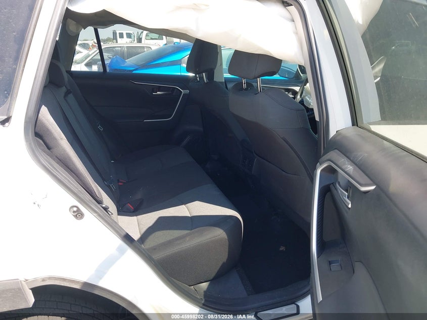 TOYOTA RAV4 - zdjęcie 8