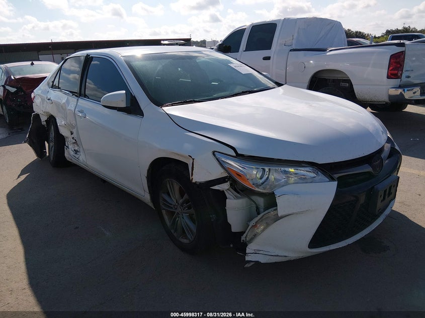 2015 TOYOTA CAMRY SE