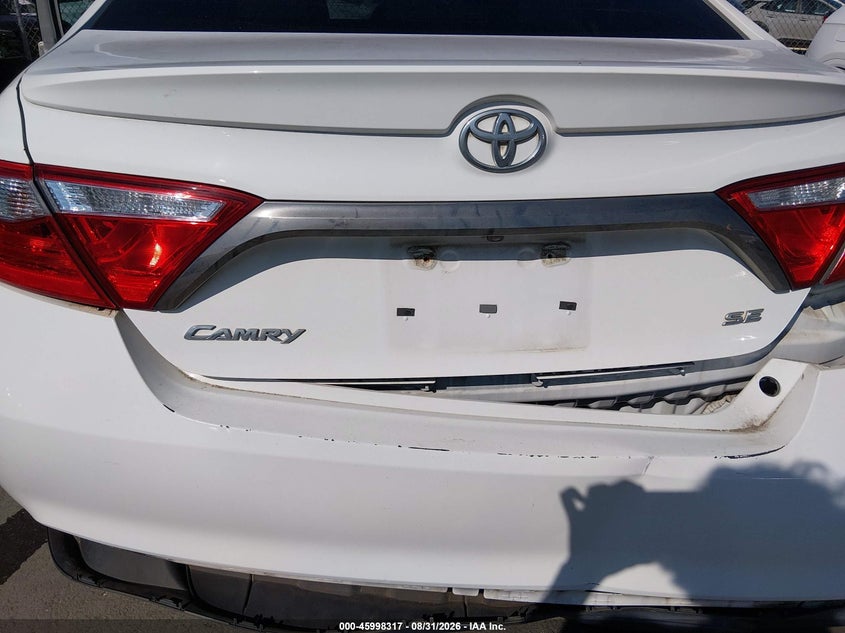 2015 TOYOTA CAMRY SE · Фото 17