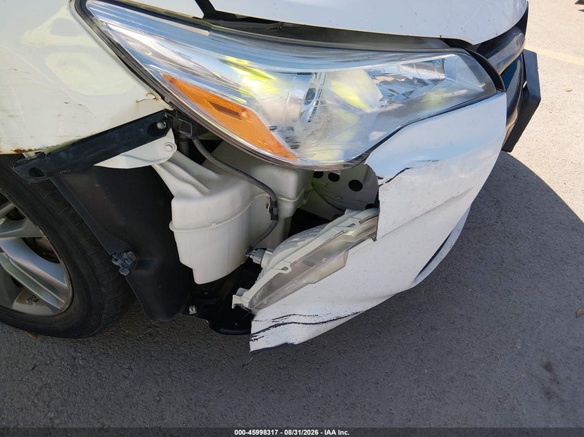 2015 TOYOTA CAMRY SE · Фото 19
