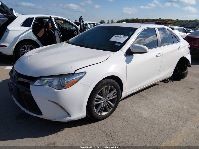 2015 TOYOTA CAMRY SE · Фото 2
