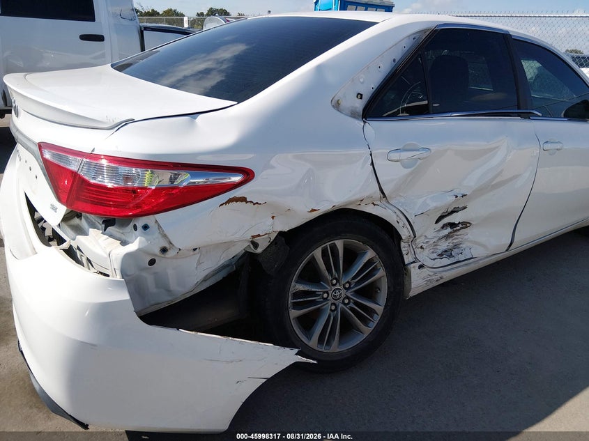 2015 TOYOTA CAMRY SE · Фото 6