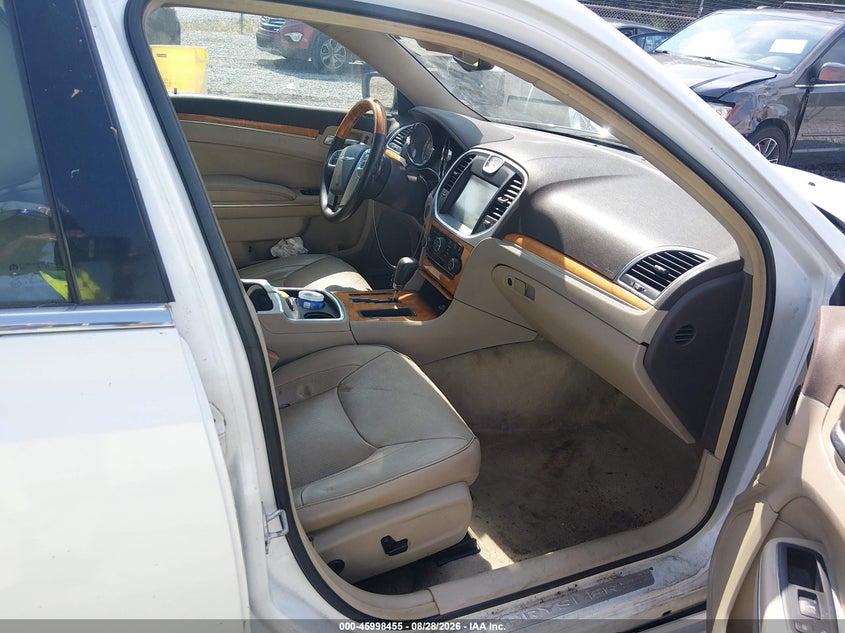 2012 CHRYSLER 300C auction photo 5