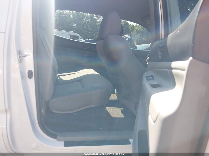 2012 TOYOTA TACOMA auction photo 8