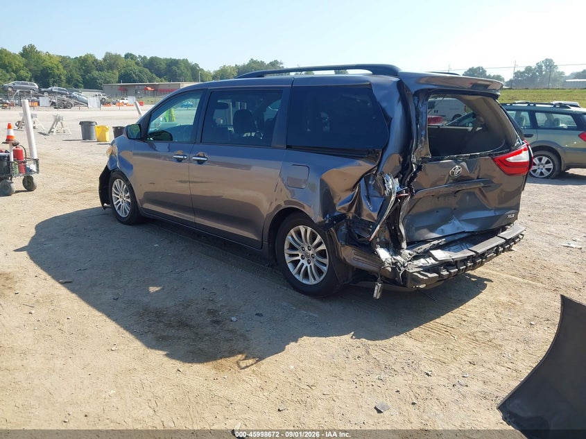 TOYOTA SIENNA - zdjęcie 3