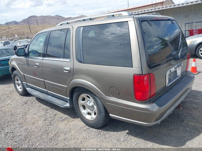 2002 LINCOLN NAVIGATOR auction photo 3