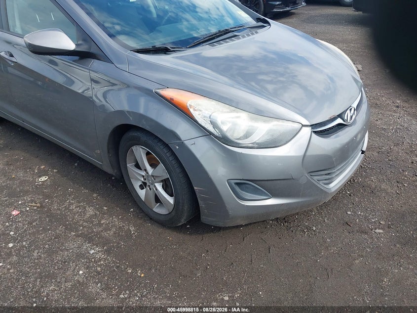 2013 HYUNDAI ELANTRA auction photo 6