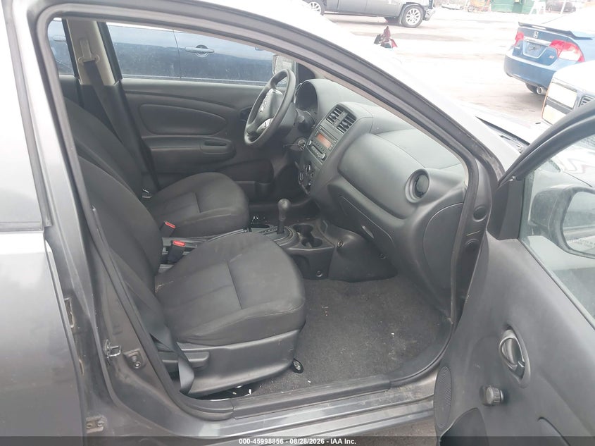 2017 NISSAN VERSA auction photo 5