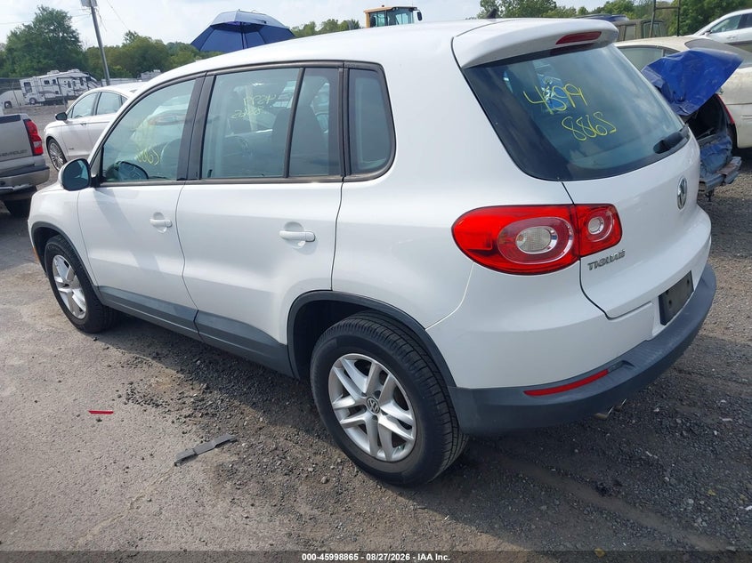 2011 VOLKSWAGEN TIGUAN auction photo 3