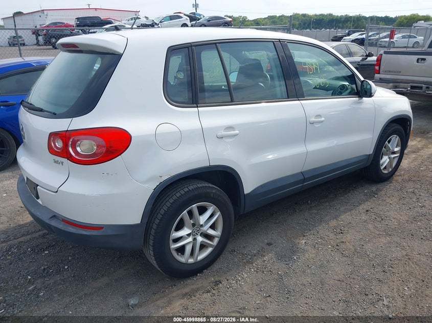 2011 VOLKSWAGEN TIGUAN auction photo 4