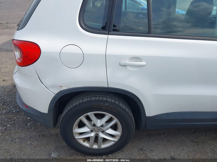 2011 VOLKSWAGEN TIGUAN auction photo 6