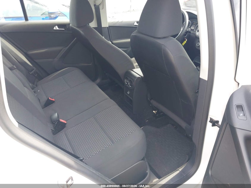 2011 VOLKSWAGEN TIGUAN auction photo 8