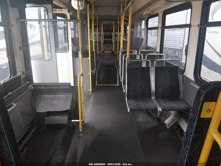 2007 NEW FLYER TRANSIT BUS auction photo 8