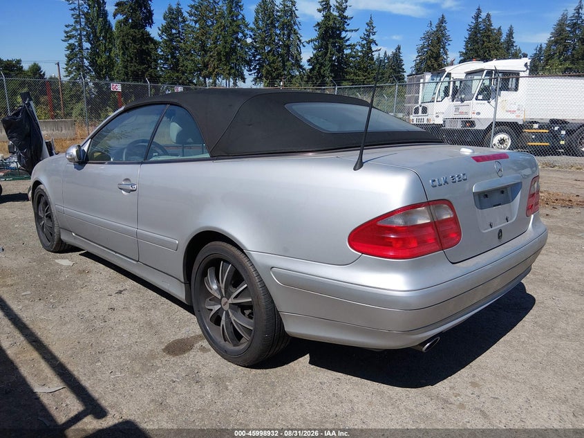 2003 MERCEDES-BENZ CLK 320 auction photo 3