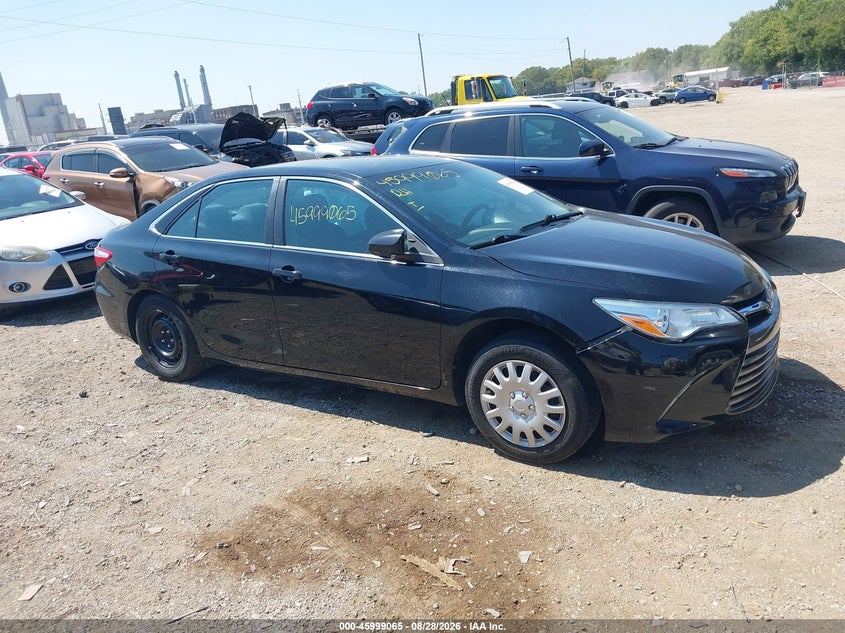 TOYOTA CAMRY - zdjęcie 13