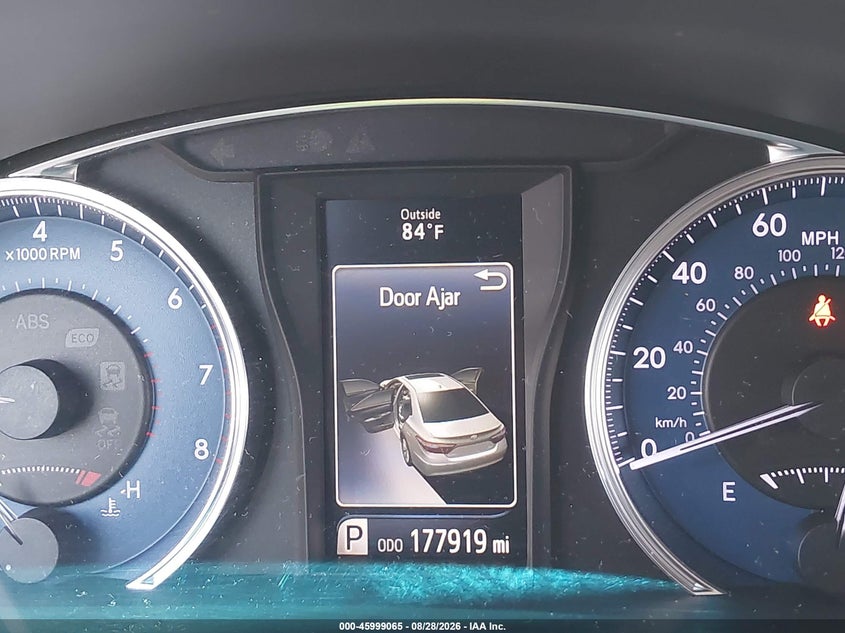 TOYOTA CAMRY - zdjęcie 15