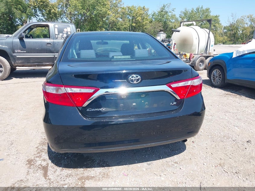TOYOTA CAMRY - zdjęcie 16