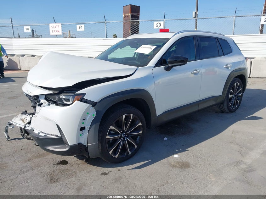 2025 Mazda CX-50, Front End, IAAI, VIN 7MMVABEYXSN372321 — photo 2