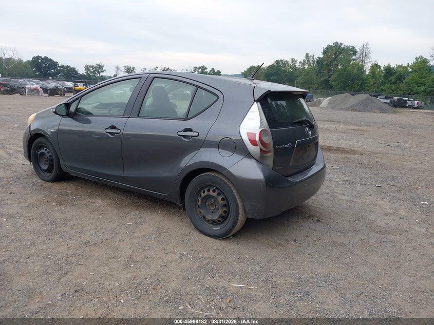 2013 TOYOTA PRIUS C auction photo 3