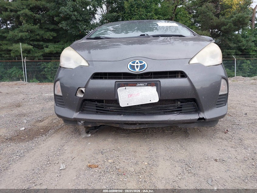 2013 TOYOTA PRIUS C auction photo 6
