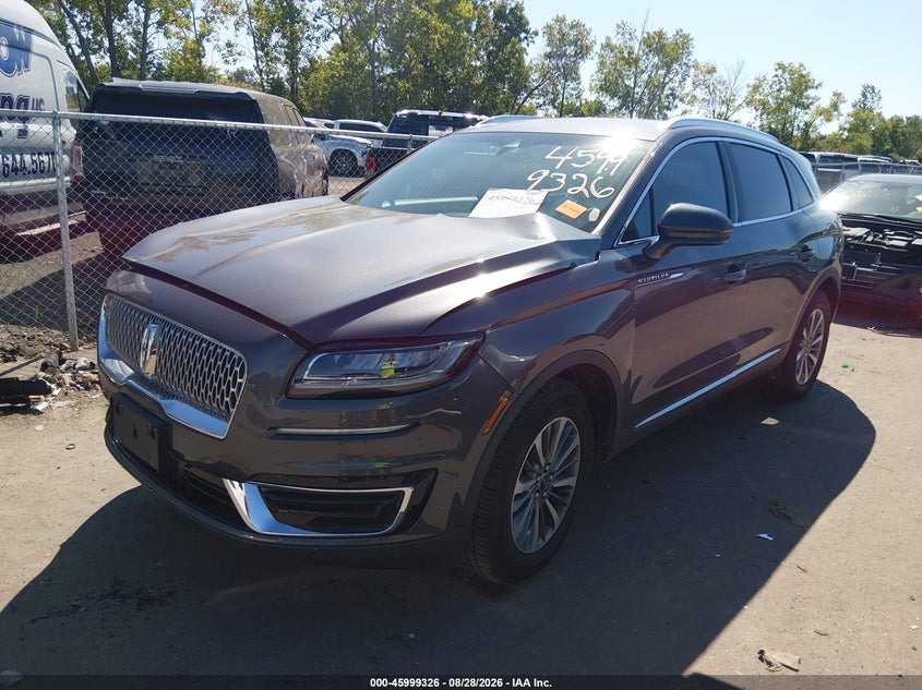 2020 Lincoln Nautilus, Right Front, IAAI, VIN 2LMPJ8J90LBL08943 — photo 2
