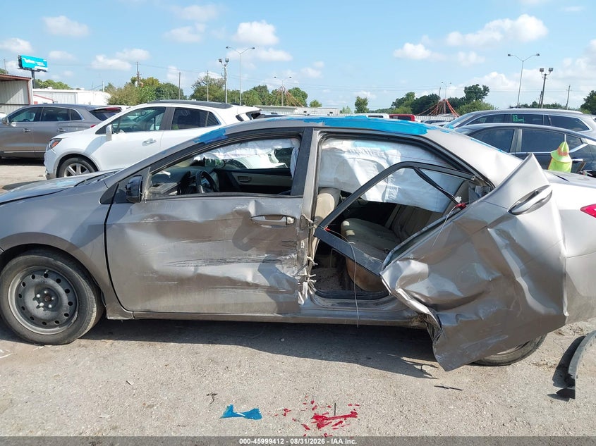 TOYOTA COROLLA - zdjęcie 15