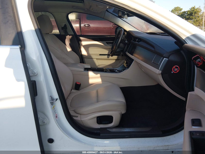 2017 JAGUAR XF auction photo 5