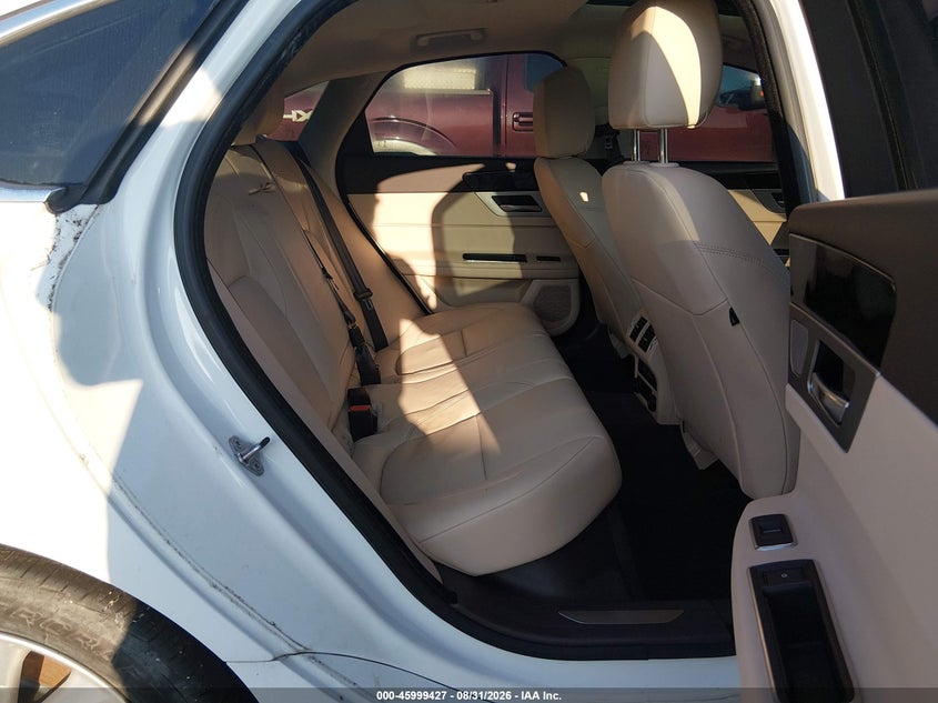 2017 JAGUAR XF auction photo 8