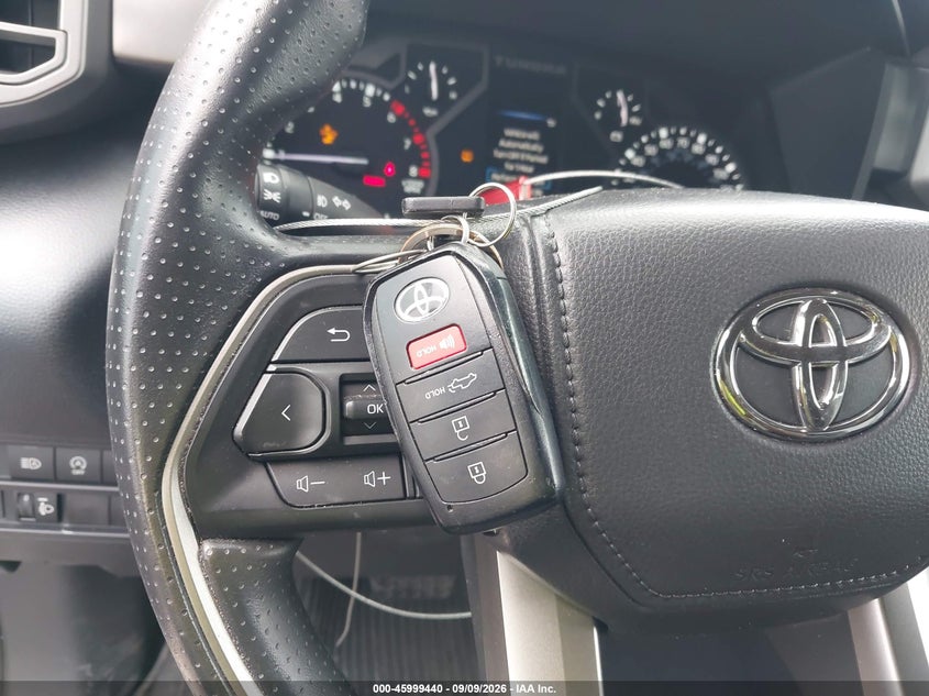 TOYOTA TUNDRA - zdjęcie 11