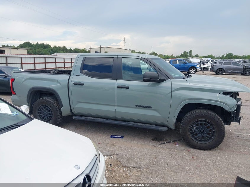 TOYOTA TUNDRA - zdjęcie 13