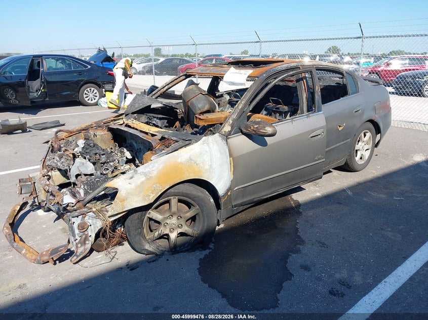 2006 Nissan Altima, Engine Burn, IAAI, VIN 1N4AL11E96C237997 — photo 2