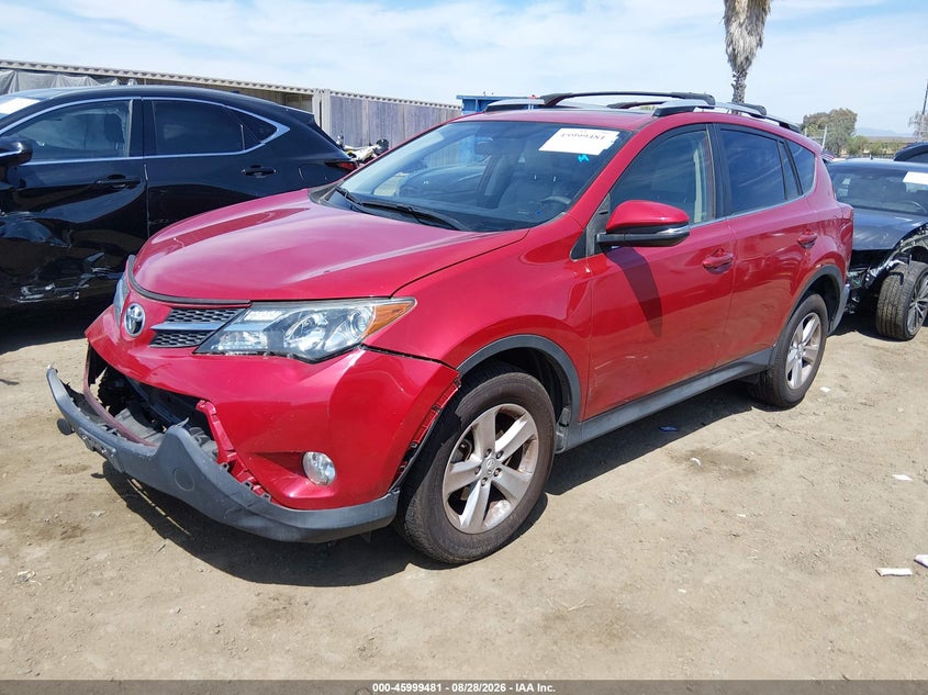 2014 Toyota RAV 4, Right Front, IAAI, VIN JTMWFREV2EJ007390 — photo 2