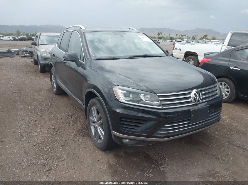 2015 VOLKSWAGEN TOUAREG auction photo 1