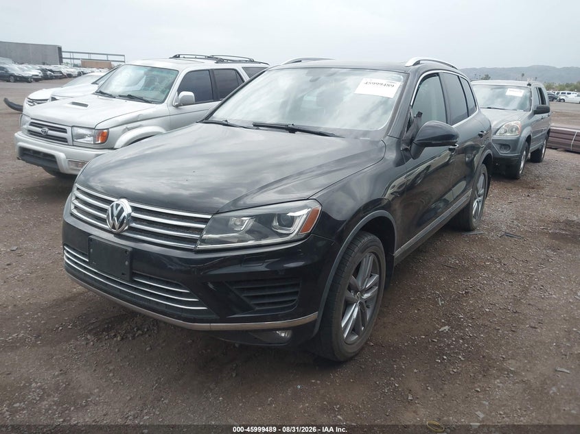 2015 VOLKSWAGEN TOUAREG auction photo 2