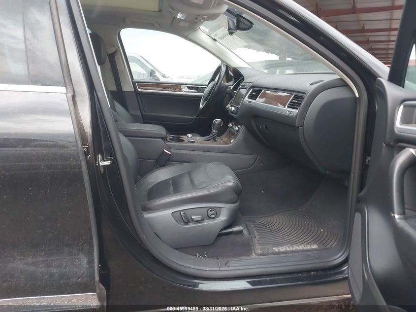 2015 VOLKSWAGEN TOUAREG auction photo 5
