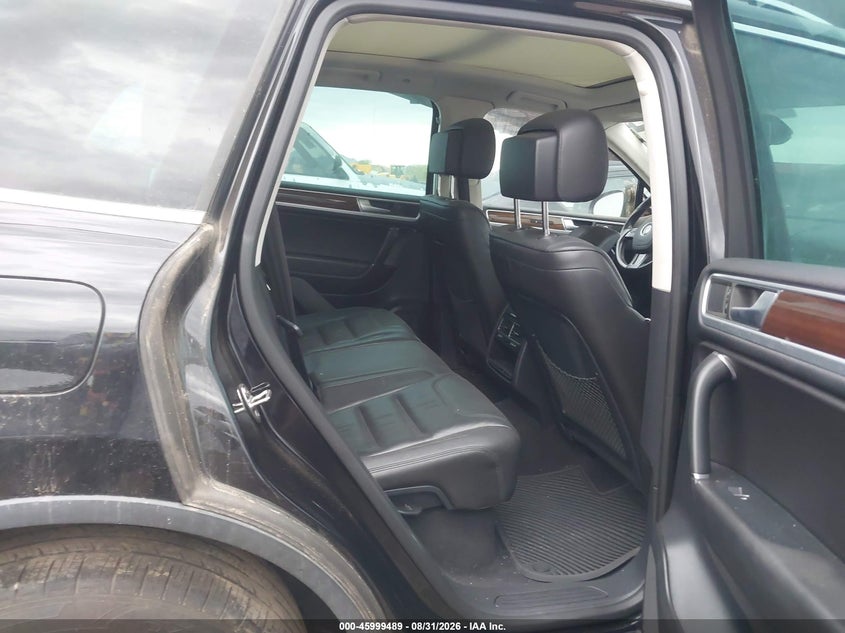 2015 VOLKSWAGEN TOUAREG auction photo 8
