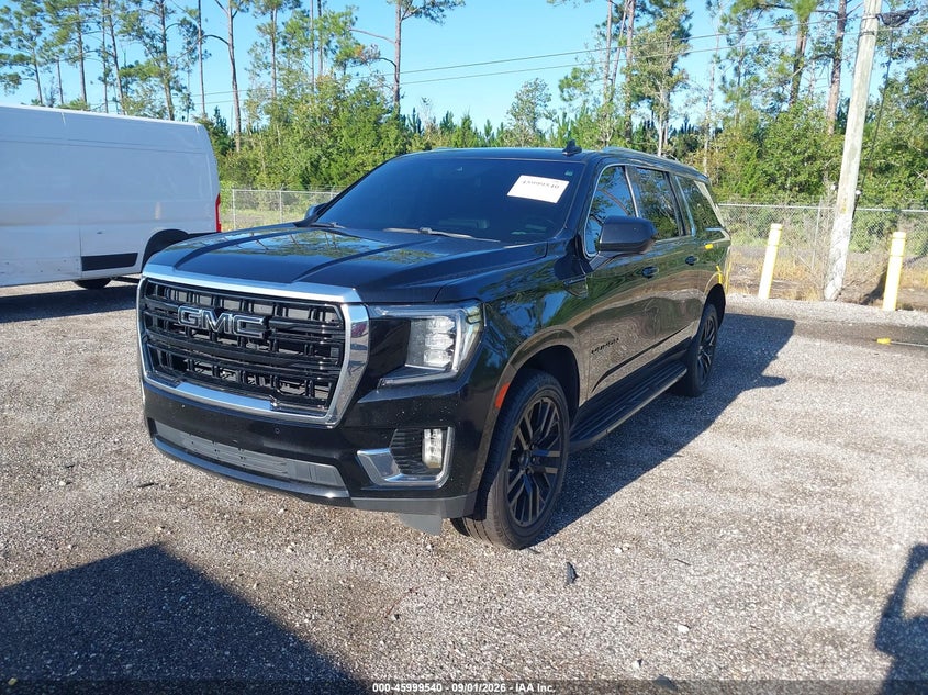 2023 GMC YUKON XL auction photo 2