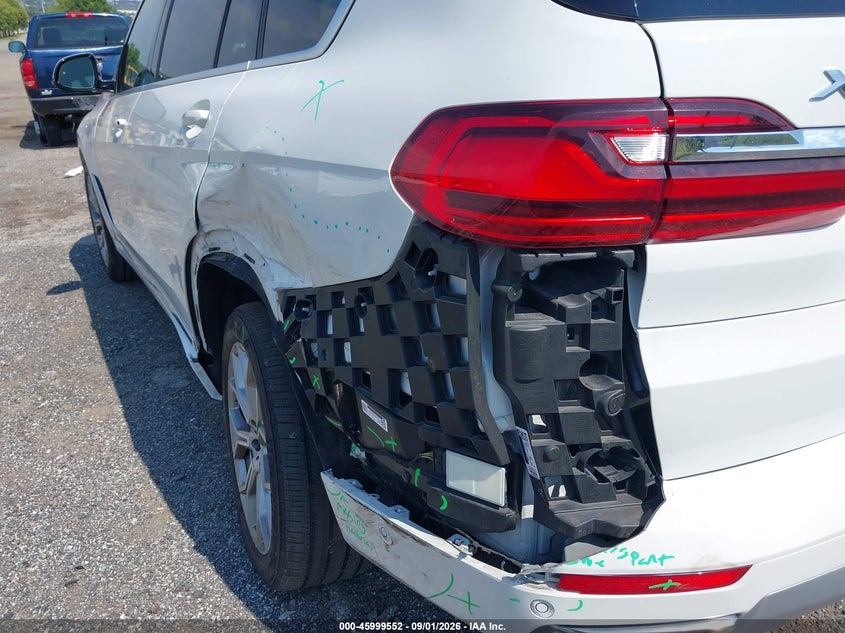 BMW X7 - zdjęcie 17