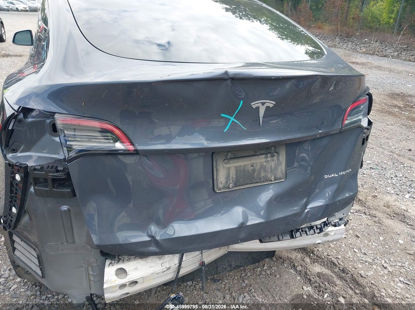 TESLA MODEL Y 2023 VIN 7SAYGDEE6PF664716