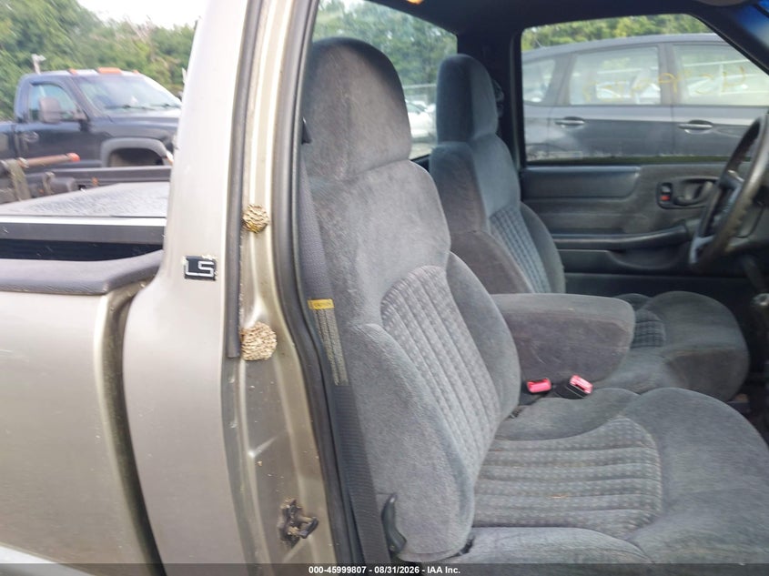 1999 CHEVROLET S-10 auction photo 8