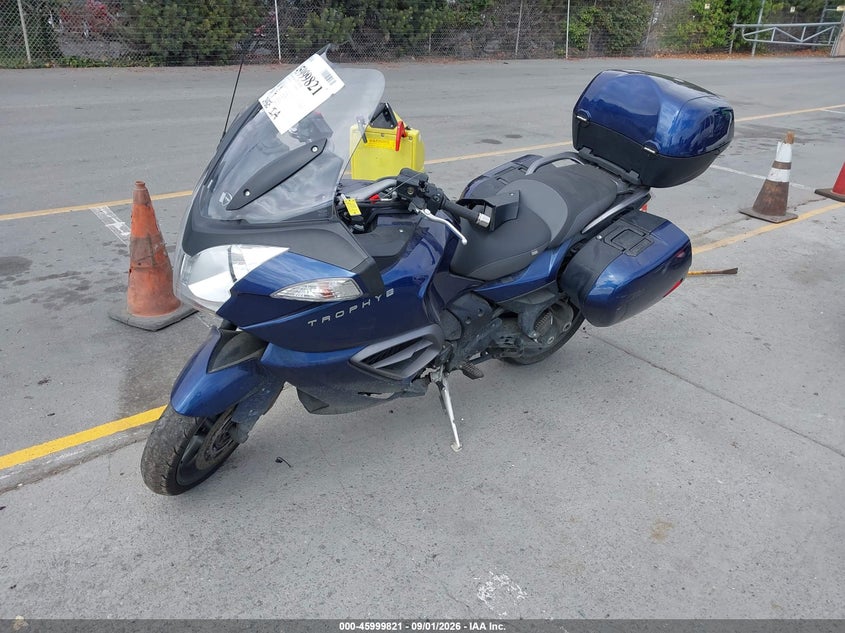 2017 TRIUMPH MOTORCYCLE TROPHY auction photo 2