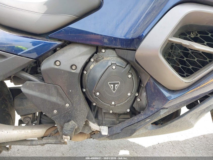 2017 TRIUMPH MOTORCYCLE TROPHY auction photo 8