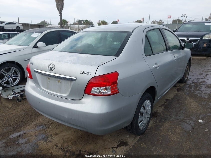 2010 TOYOTA YARIS — zdjęcie 4