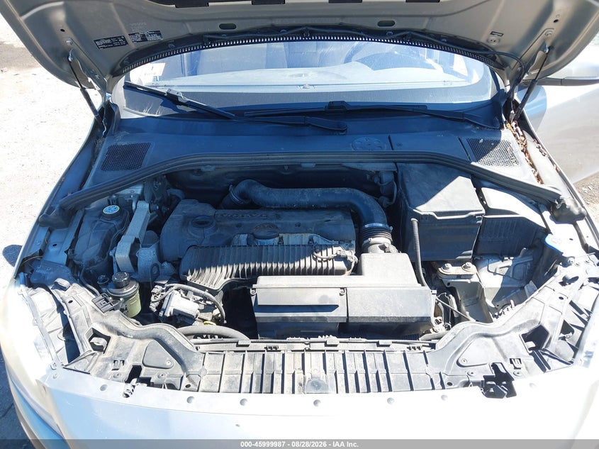 Фото 10 - VOLVO S60