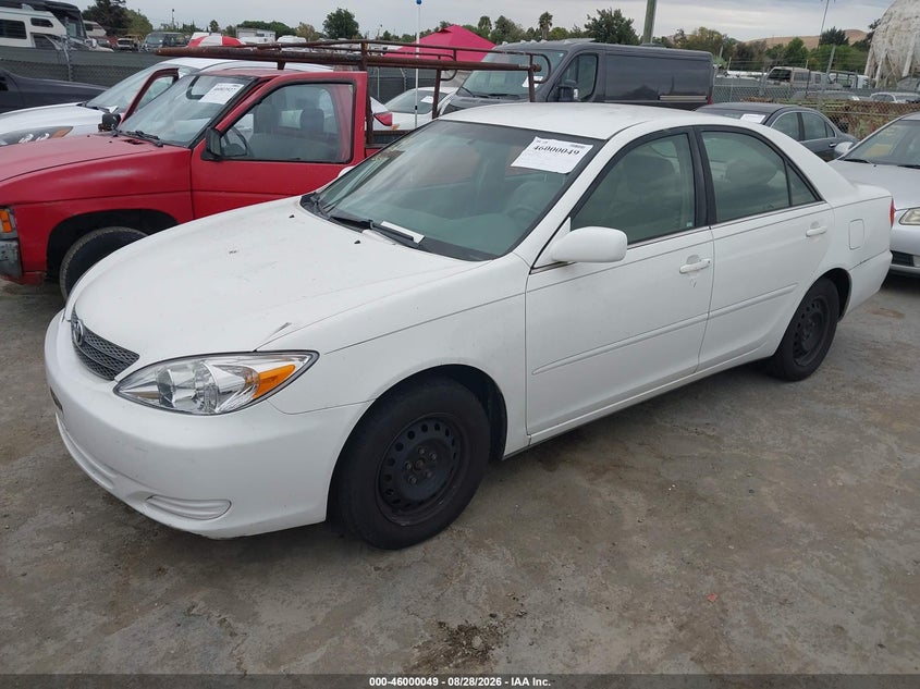 2002 Toyota Camry, Normal Wear & Tear, IAAI, VIN JTDBE30K420102854 — photo 2