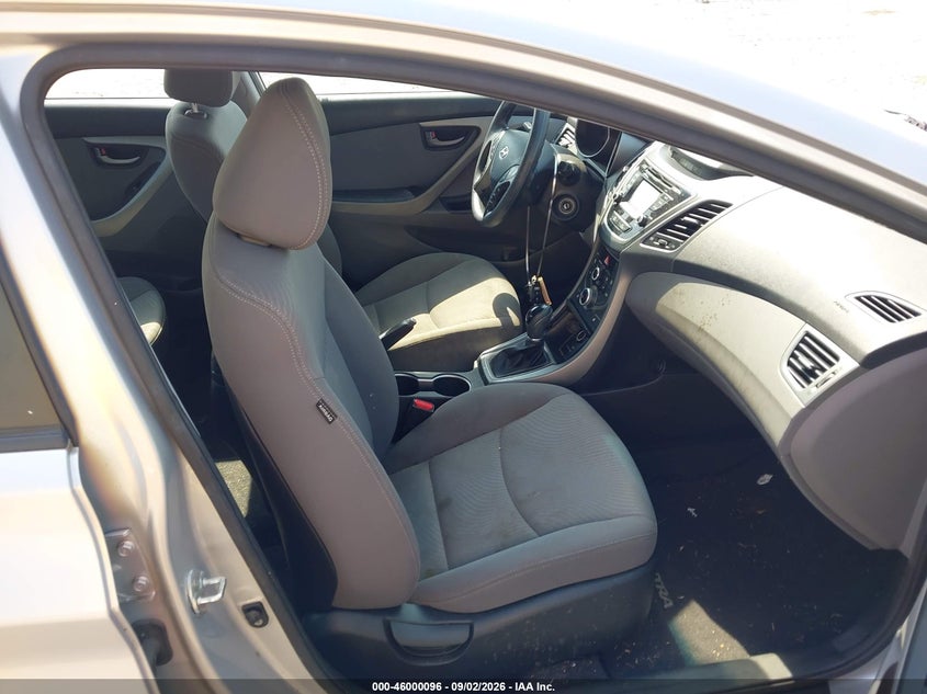 2014 HYUNDAI ELANTRA auction photo 5