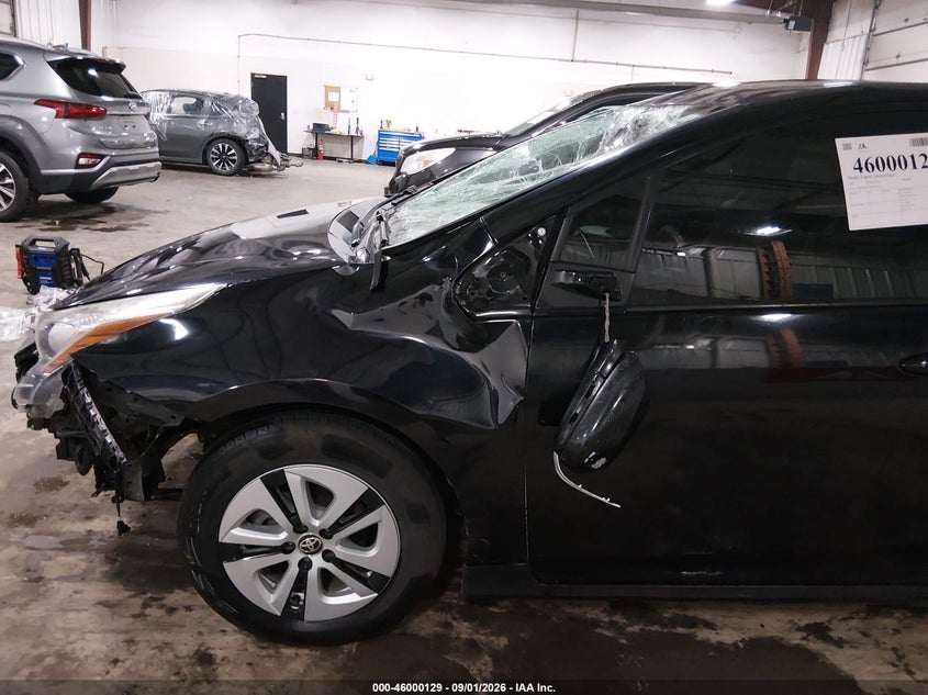 TOYOTA PRIUS - zdjęcie 18
