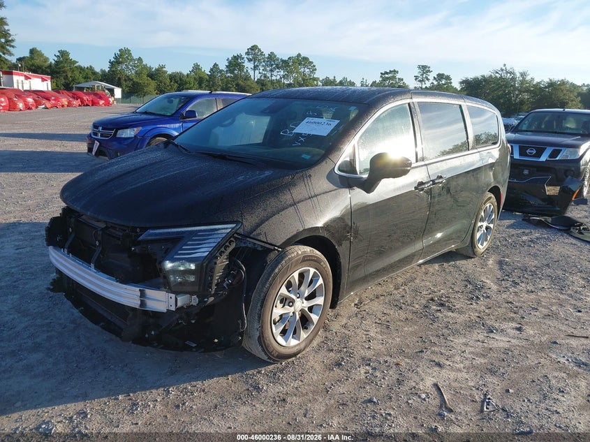 2027 Chrysler Pacifica, Right Side, IAAI, VIN 2C4RC1GG0VR568446 — photo 2