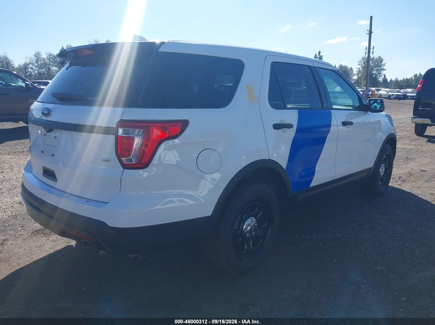 FORD UTILITY POLICE INTERCEPTOR 2017 VIN 1FM5K8AR1HGE15824
